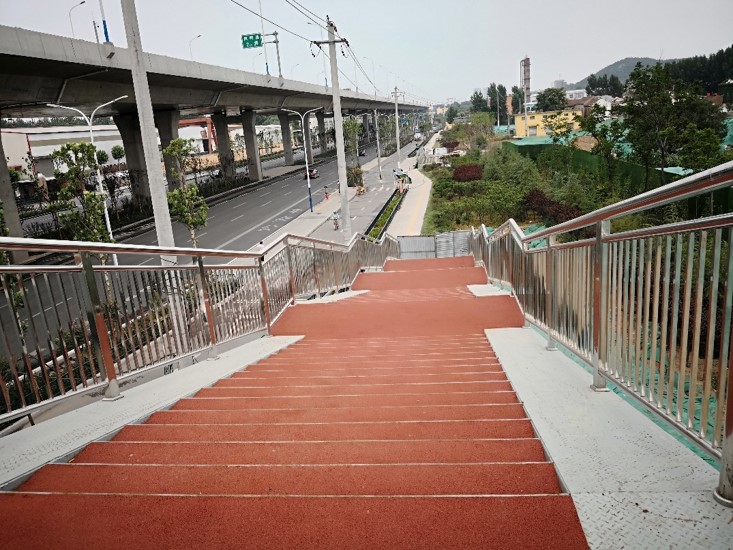 ee82d90e42f344 济南市工业北路快速路建设人行天桥JDB电子